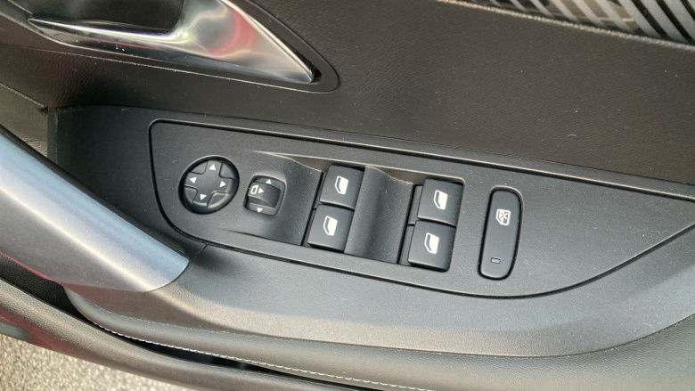 Peugeot 2008 1.2 PureTech Allure Premium 5dr Petrol Estate